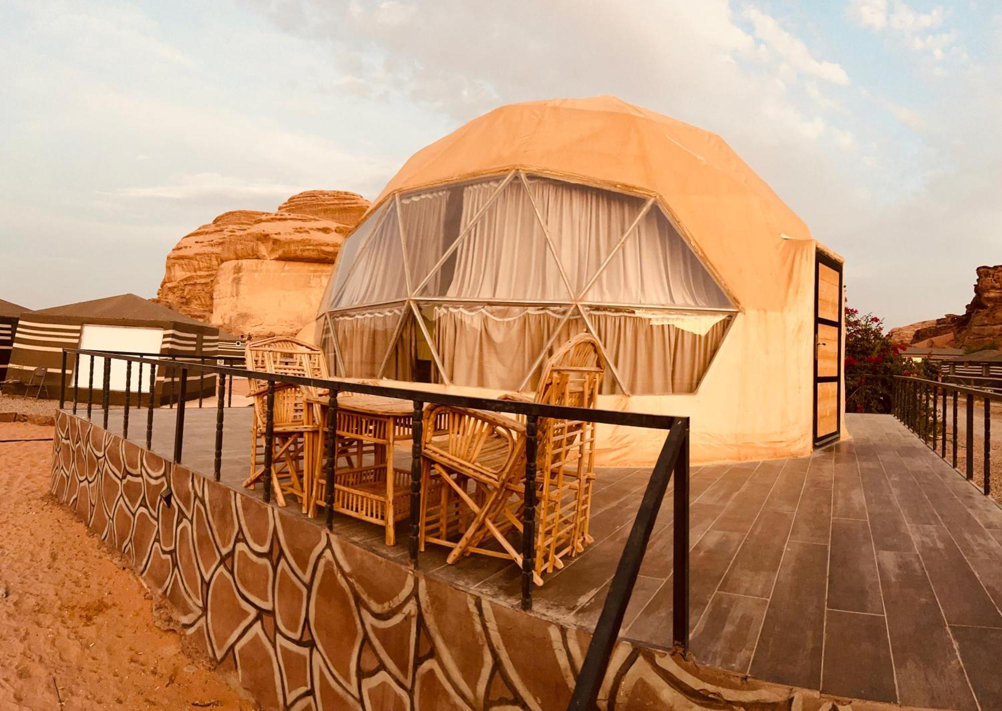 Wadi Rum Rose Luxury Camp Екстер'єр фото
