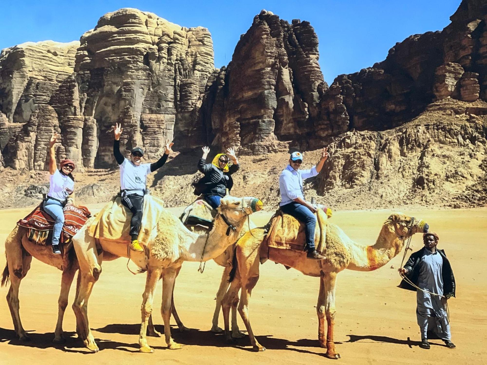 Wadi Rum Rose Luxury Camp Екстер'єр фото