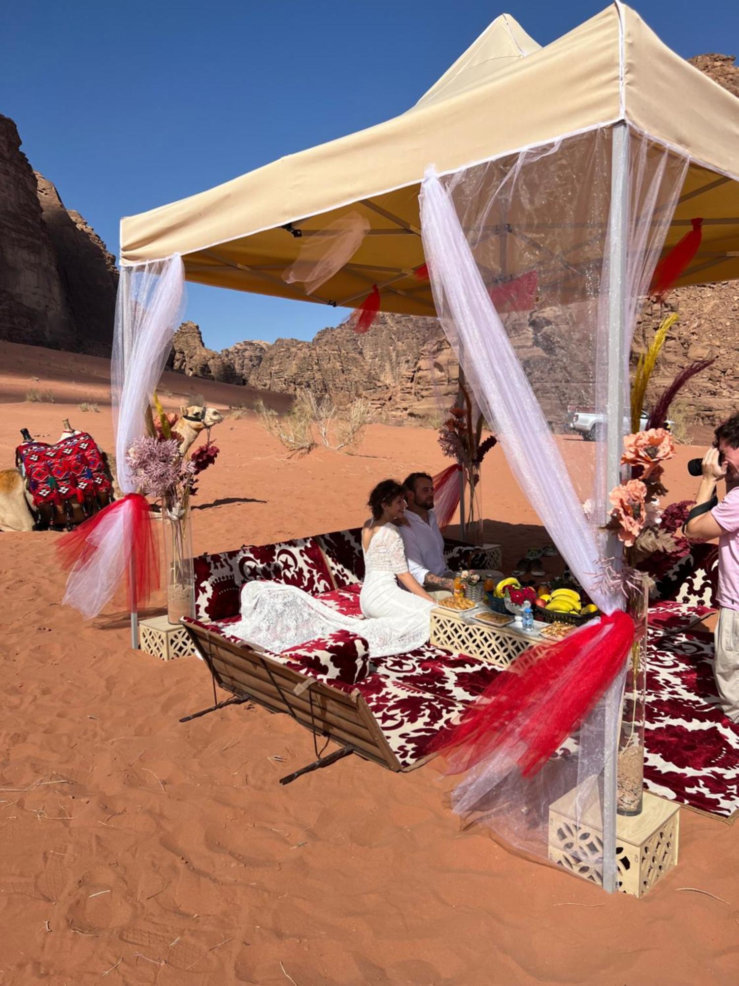 Wadi Rum Rose Luxury Camp Екстер'єр фото