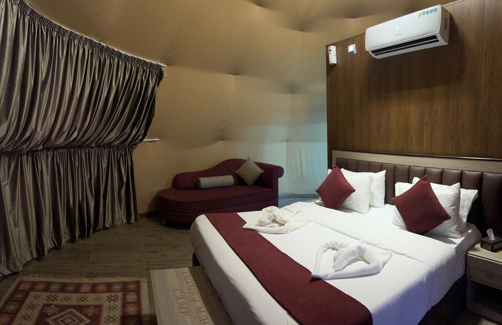 Wadi Rum Rose Luxury Camp Екстер'єр фото